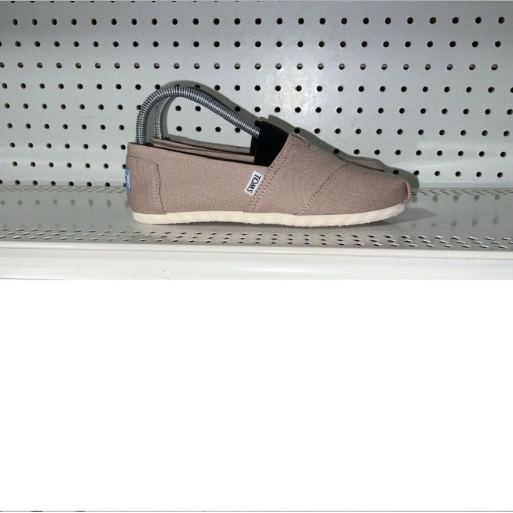 * COPY * Ladies Toms Size 7.5 canvas shoes light grey/tan